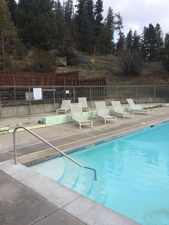 Lolo Hot Springs Hotel Buitenkant foto