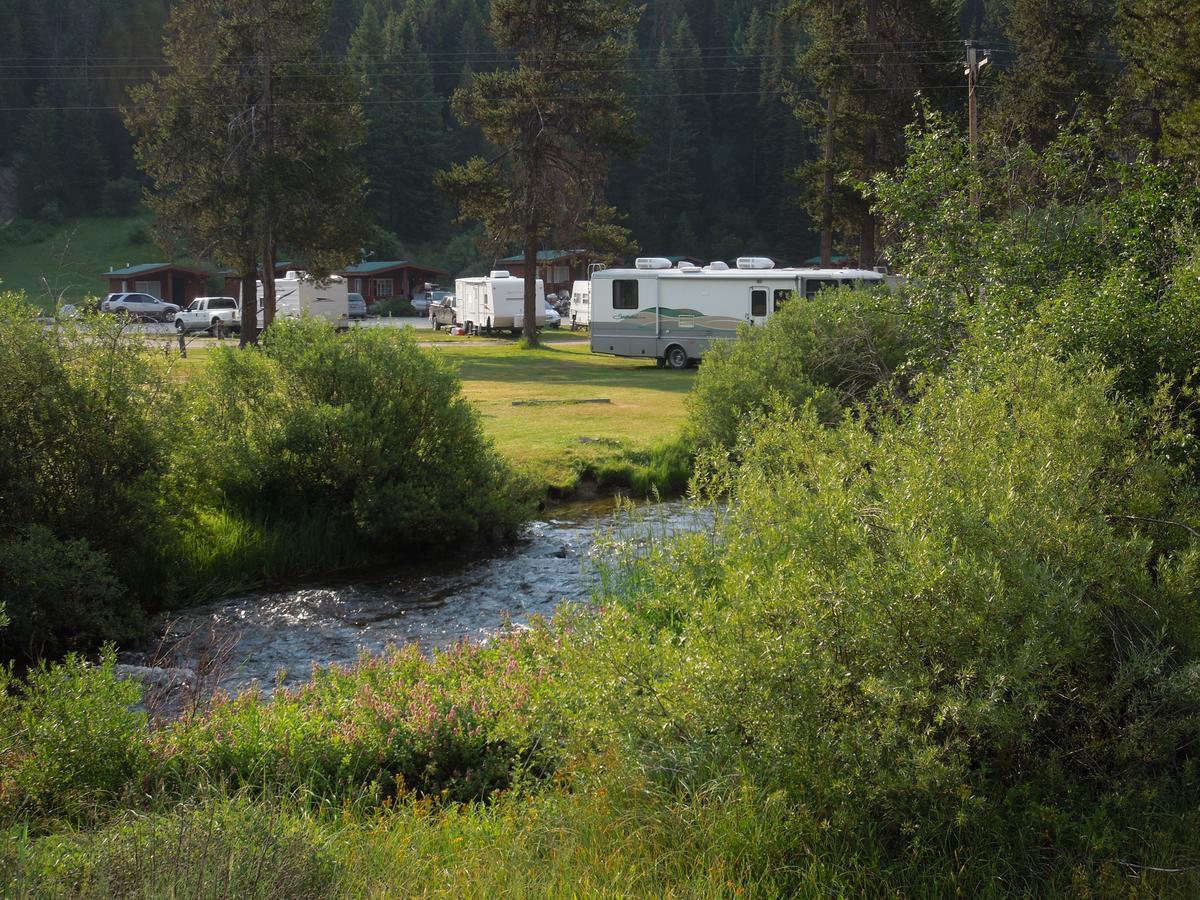 Lolo Hot Springs Hotel Buitenkant foto